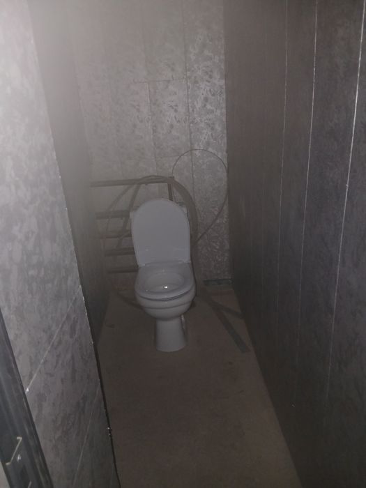Xovli sotiladi xamma sharoitga ega 2 etajli xonadon