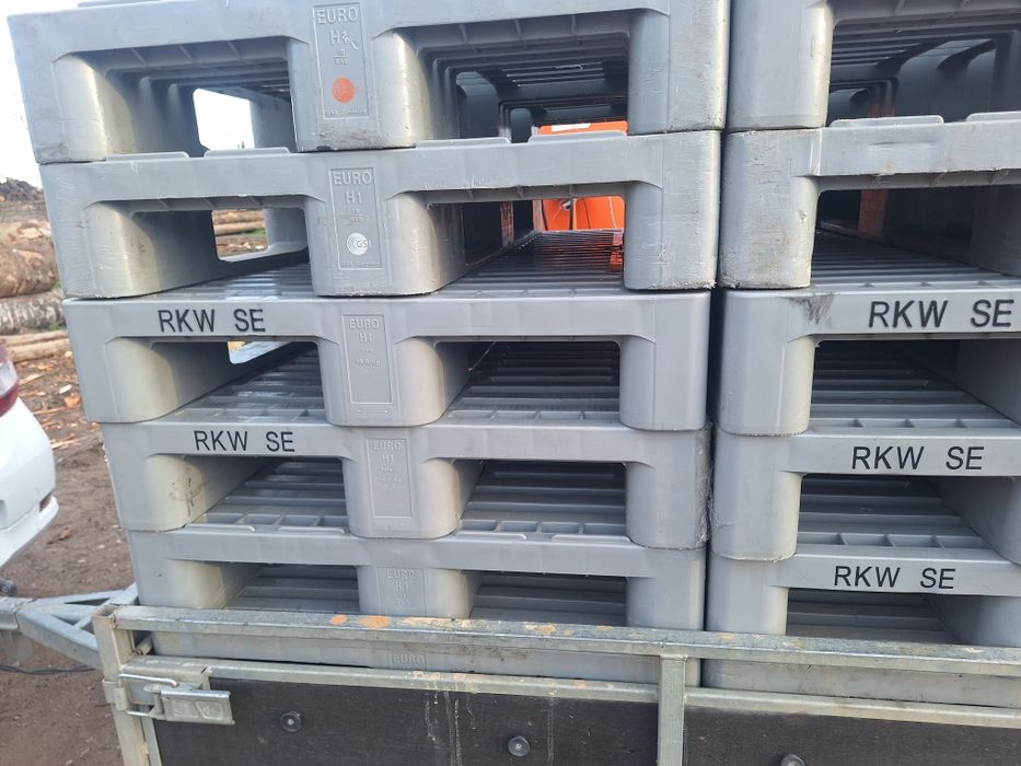 Paleti plastic dimensiuni 80/120