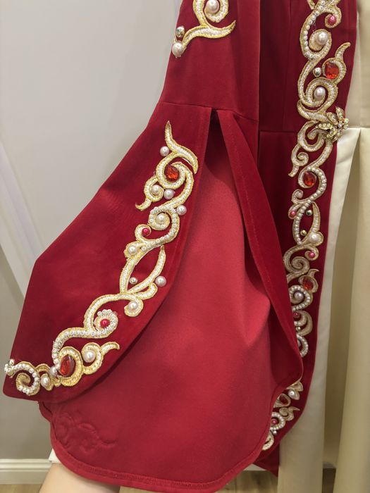 Национальное казахское платье