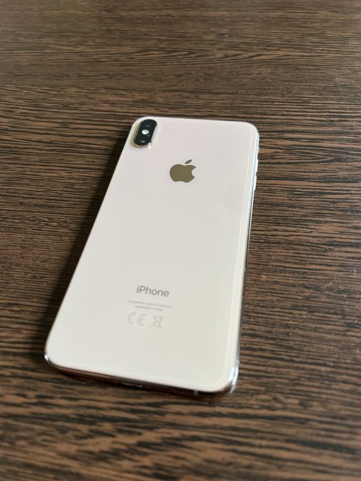 Iphone xs Max.