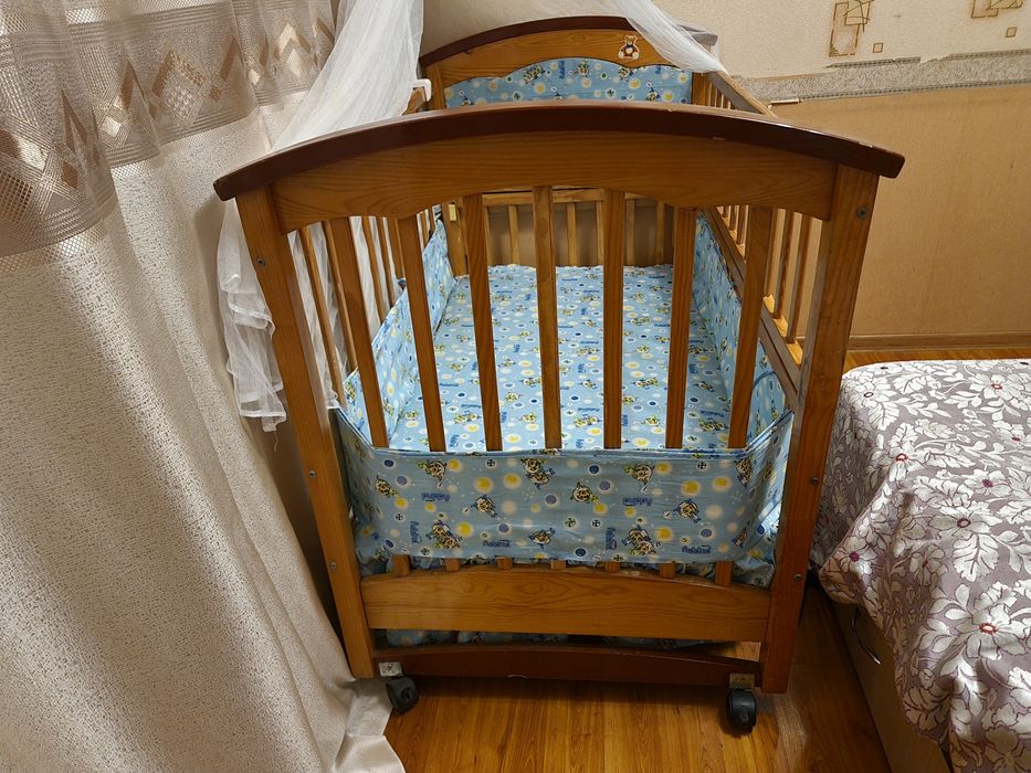 Манеж кроватка из дерева