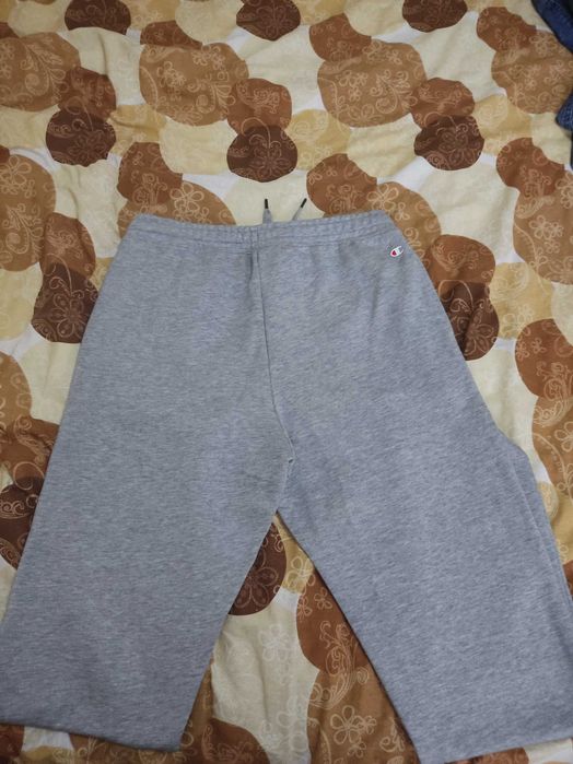 Vand pantaloni Champion, originali, size M