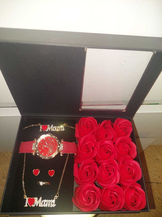 Set cadou O iubesc pe mama I love mama-ceas, inel, cercei,bratara,lant