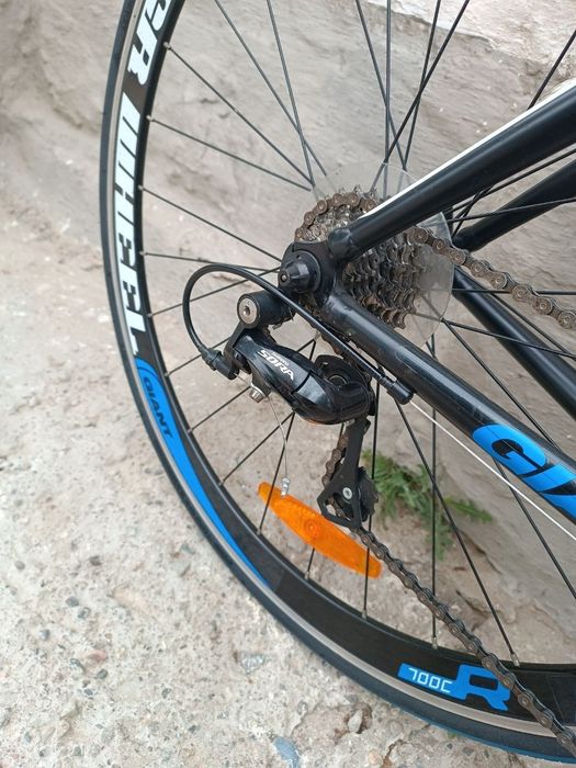 Шоссейний велосипед Giant