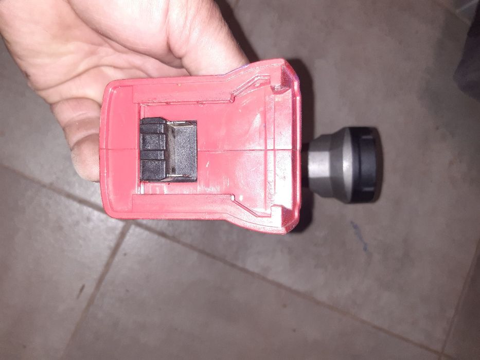Lanterna led Milwaukee  M 18 T LED