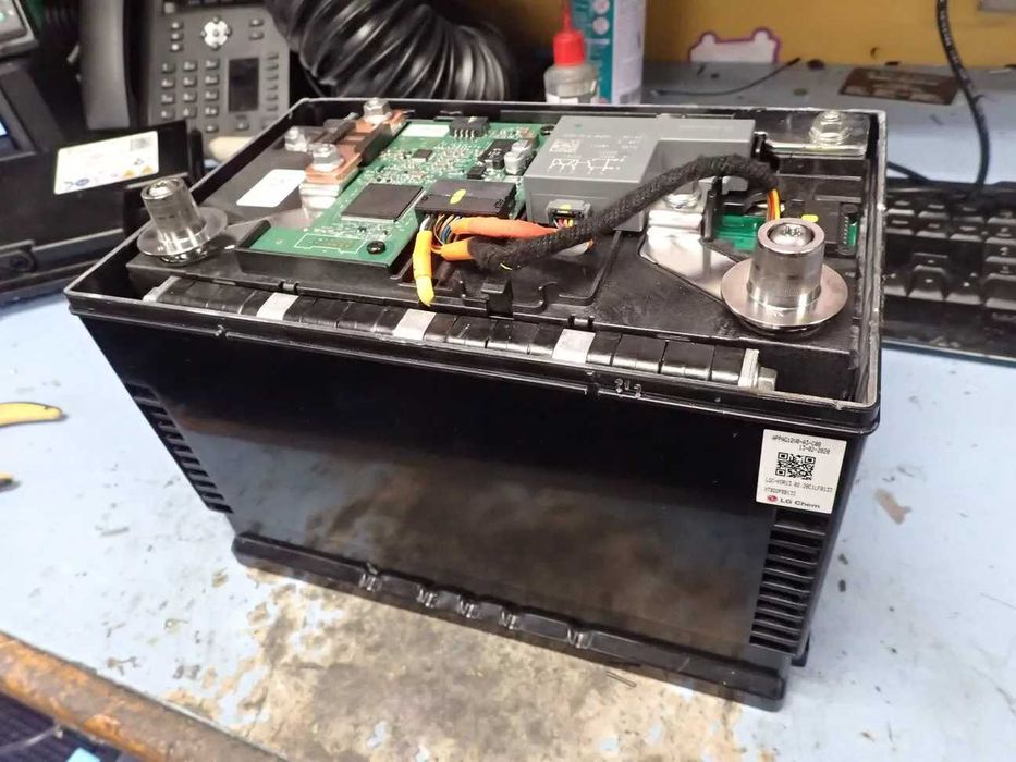 Baterie auto defecta reparare Porsche / Urus 9Y0 915 105, 2018+