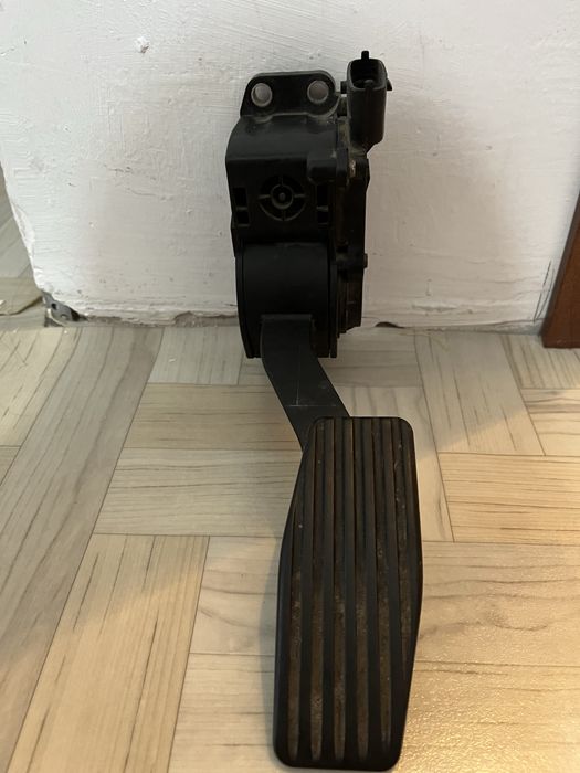 Продам электронный педаль газа