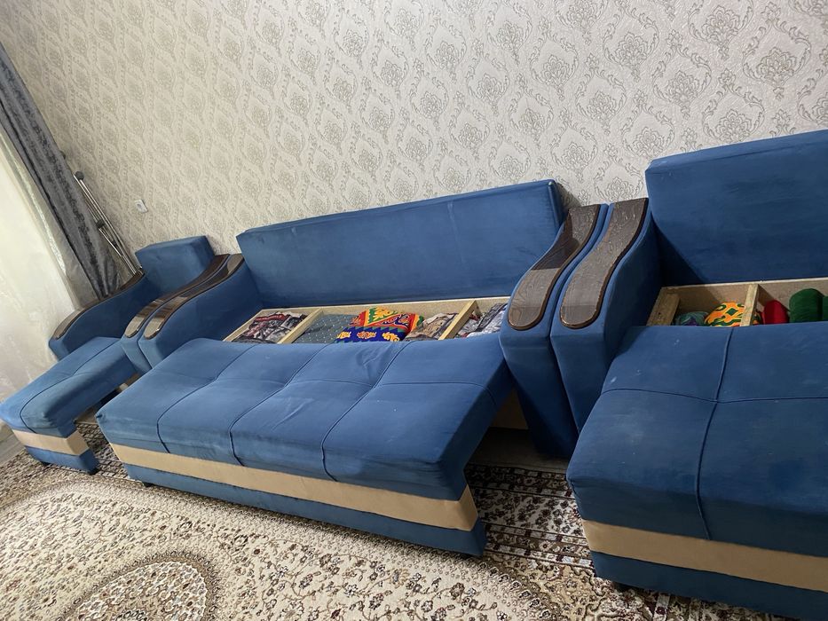 Продам диван с креслами