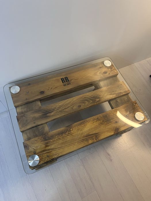 Стол интерьерный