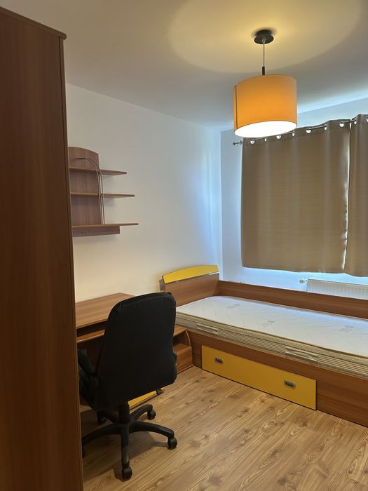 Vand apartament 3 camere Oradea