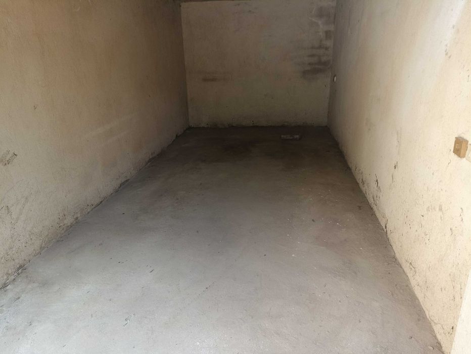 Дава се под наем Гараж / Паркомясто в София, Оборище - 18 кв.м за 127.5 € - Снимка #1