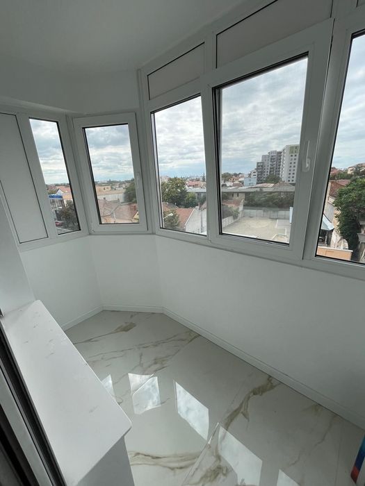 Apartament ultracentral de vanzare 4 camere, decomandat, Costaforu
