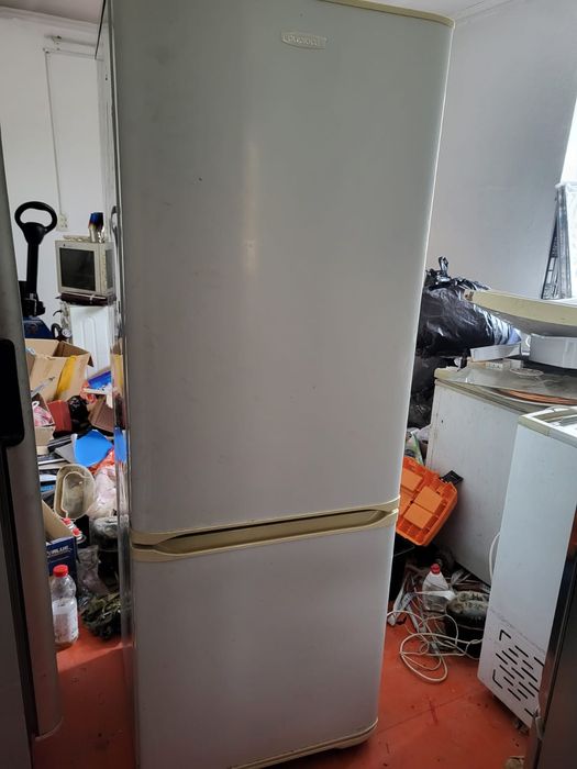 Холодильник сатылады