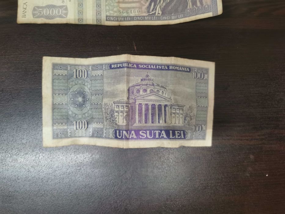 vand doua bancnote vechi