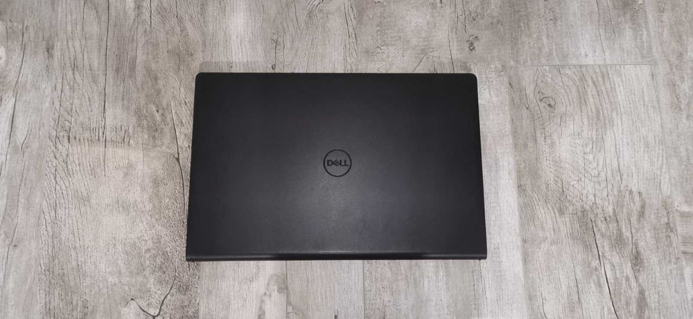 Dell Vostro 15 3510 със включена охлаждаща подложка DeepCool