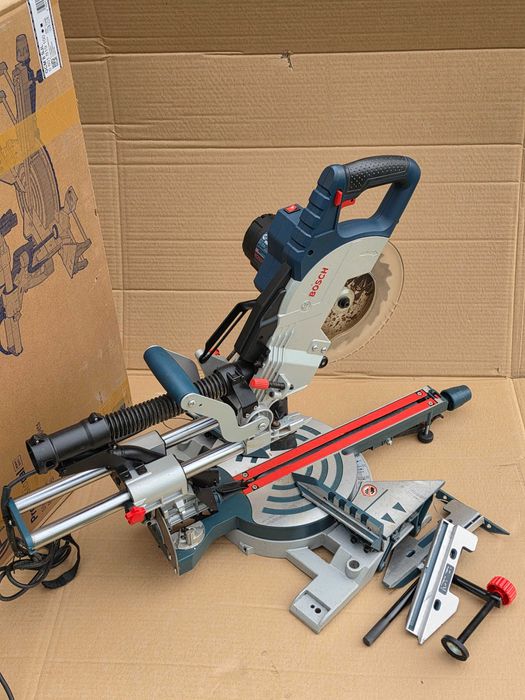 BOSCH GCM 8 SJL Ferăstrău circular staționar cu sanie de glisare