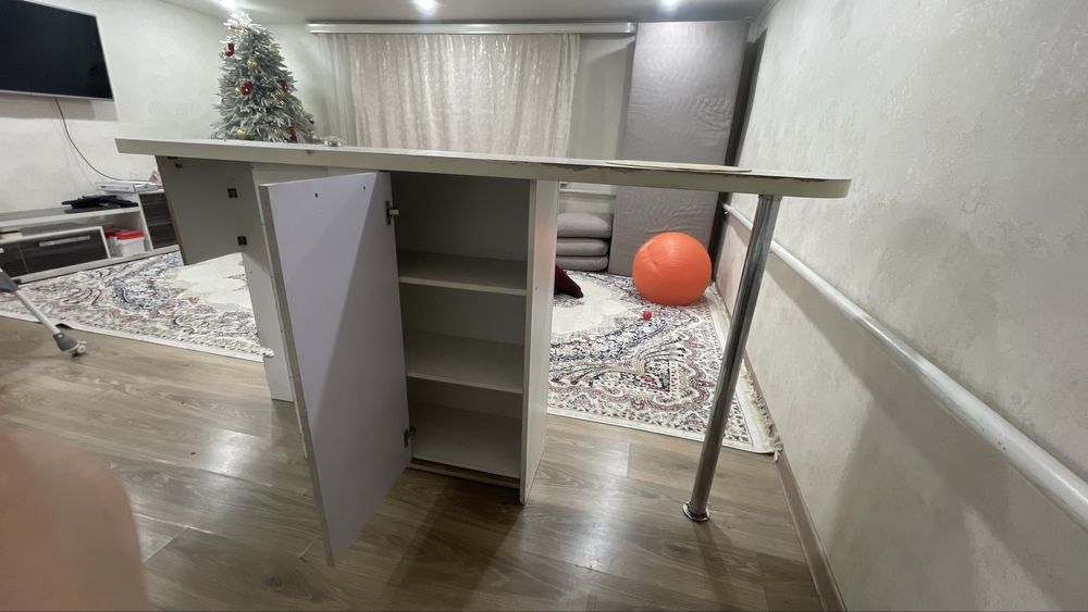 Барная стойка, стол