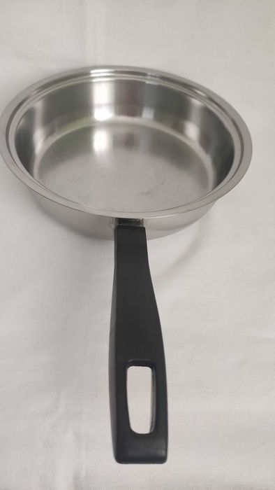 Масивен тиган от неръждаема стомана с двойно дъно