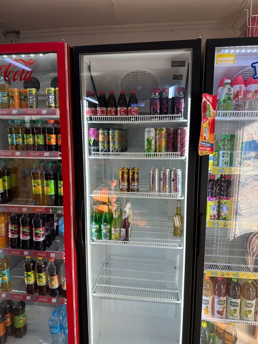 Холодильник витриный