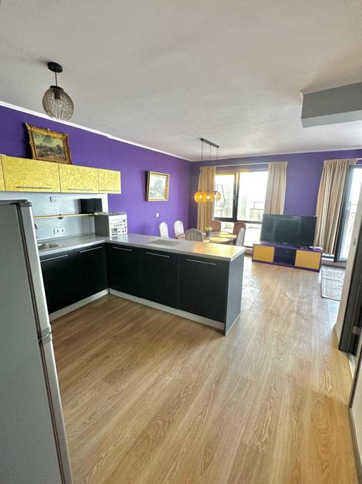 Продавам апартамент на първа линия на морето в гр. Бяла 186кв.м.