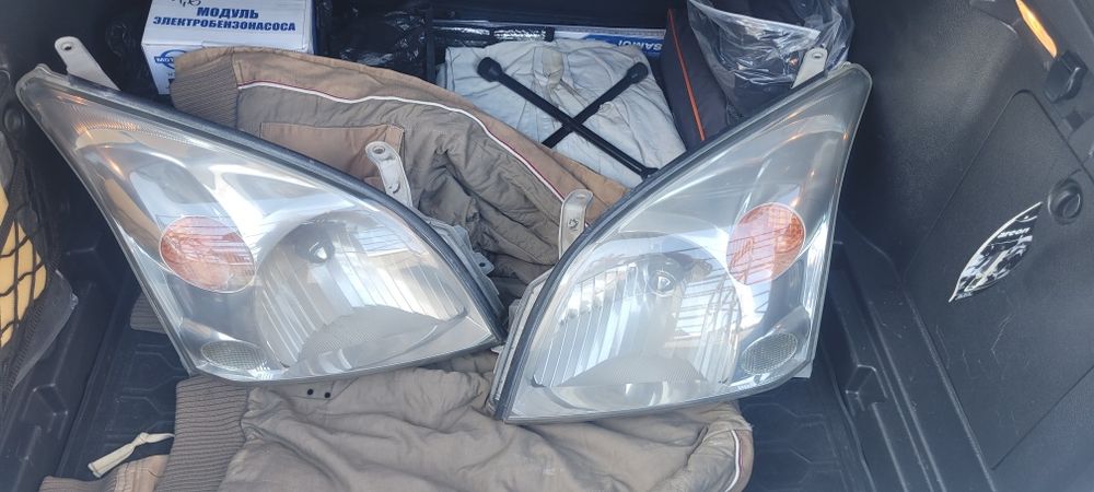 Продам фары на прадо 120 оригинал