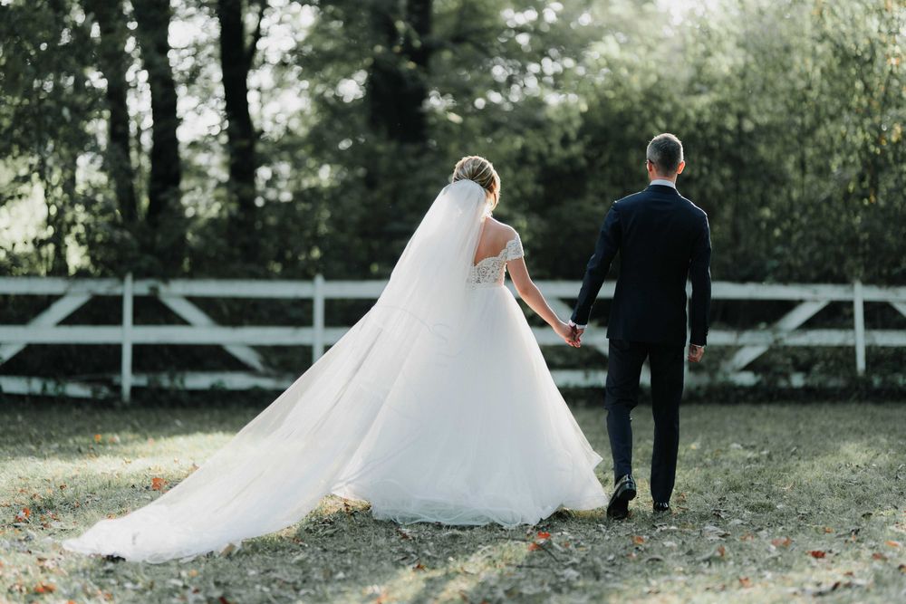 Rochie de mireasă Maya Fashion, mărimea XS/S, cu voal și diademă