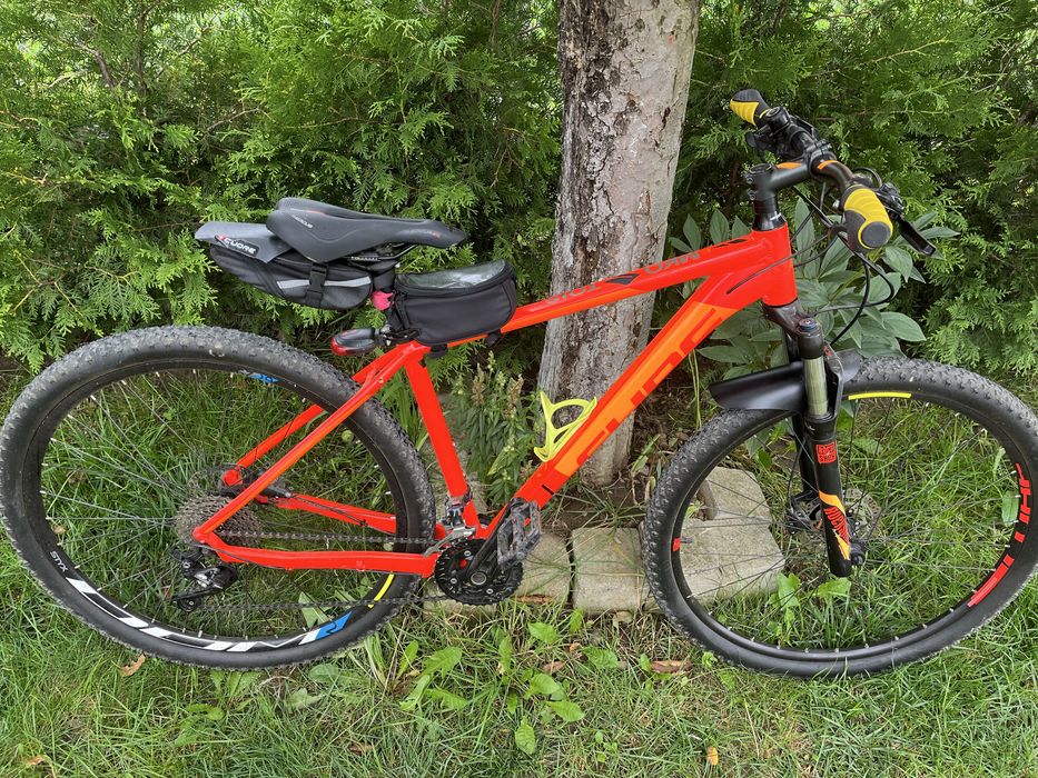 Bicicleta Cube , 2020