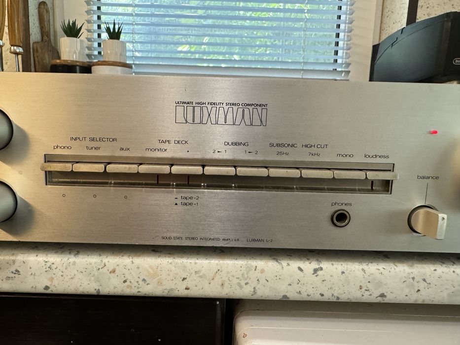 Luxman L2 Качествен стерео усилвател