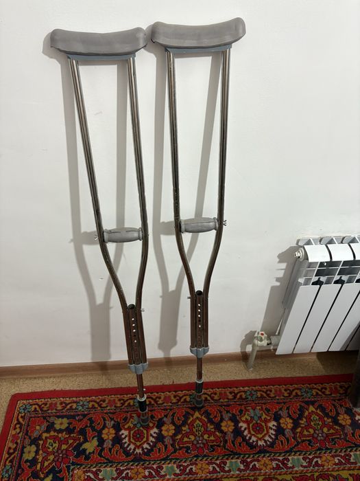 Костыли 2шт, пара