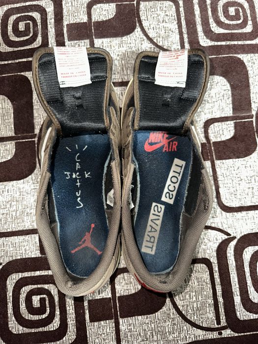 Travis Scott Jordan 1 low maro 42