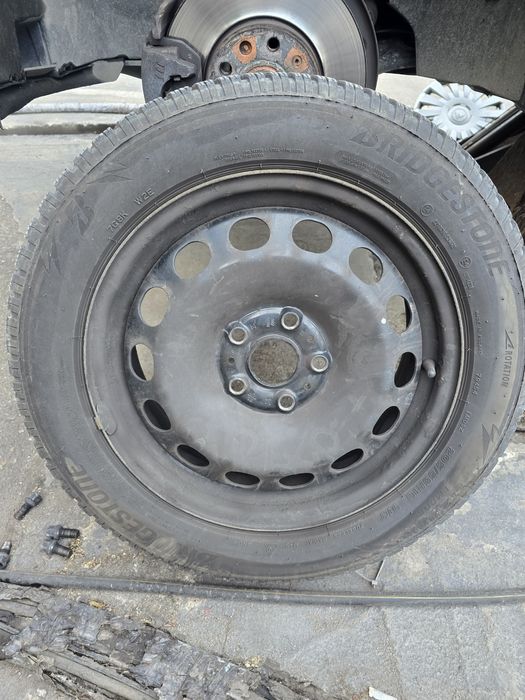 Vand 4 roți  R16 cu anvelope