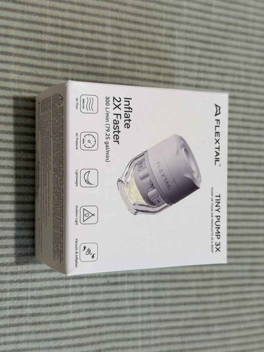 Продавам нова помпа Flextail Tiny Pump 3X – за постелки, възглавници и къмпинг екипировка