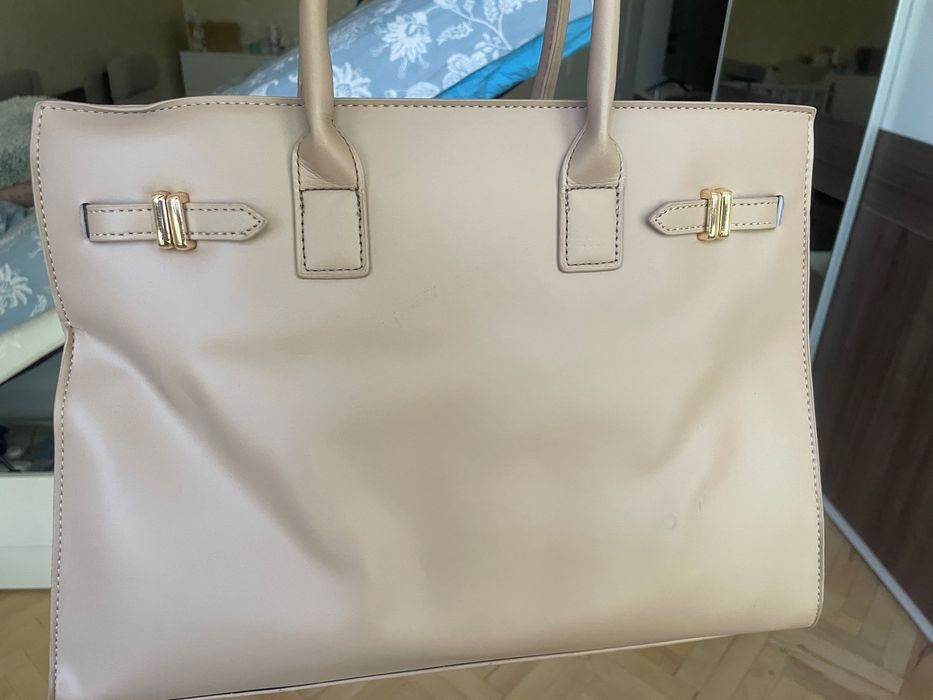 Нова бежова чанта