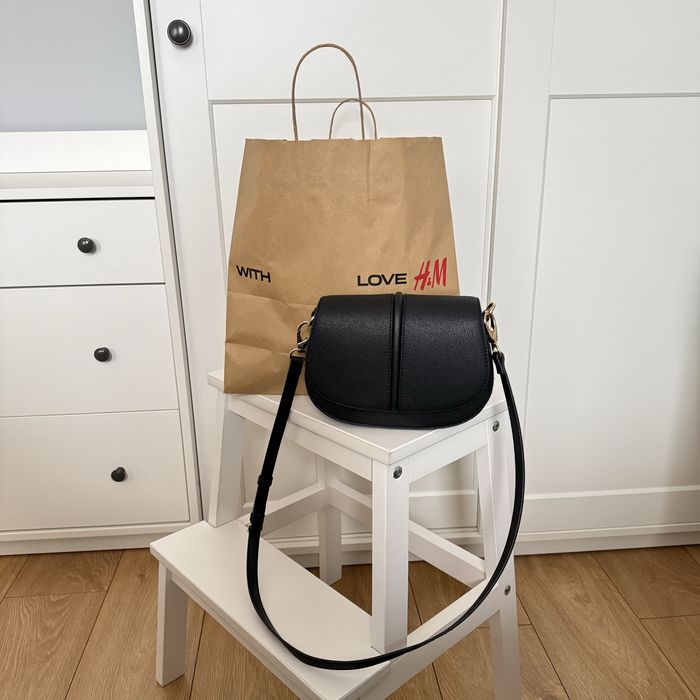 НЕРАЗОПАКОВАНИ! H&M чанта с презрамка + 2 подаръка