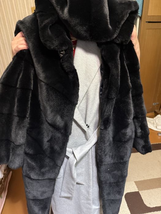 Продам черную эку шубу
