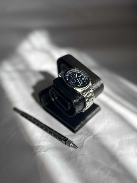 Suport pentru ceas de mana | Alb, Negru sau Lemn