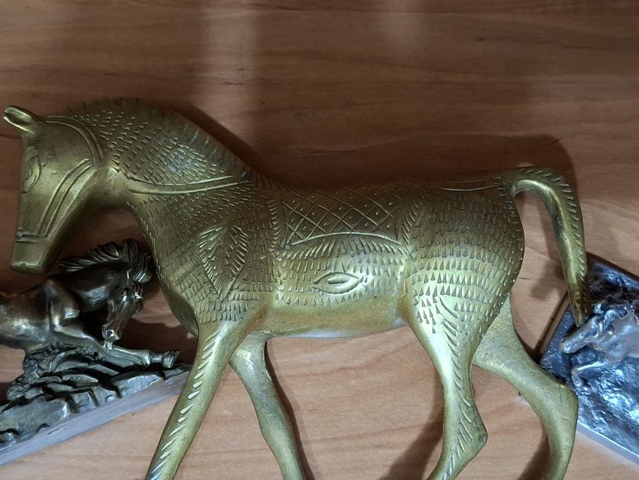 Vând statuie cal