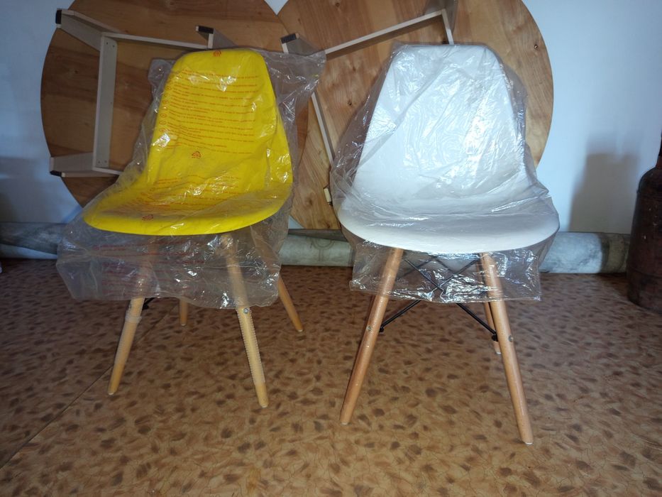 Продам новые стулья.