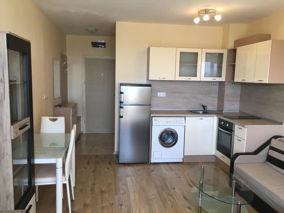 Дава се под наем Едностаен апартамент в София, Студентски град - 40 кв.м за 518.67 € - Снимка #2