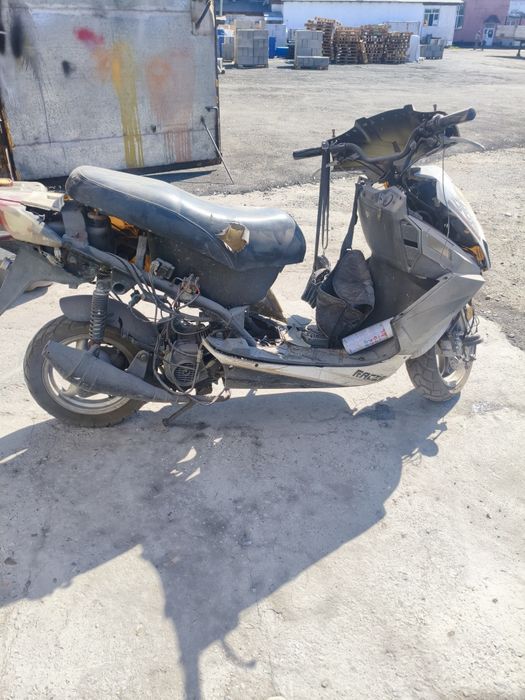 Продам скутер Рейсер