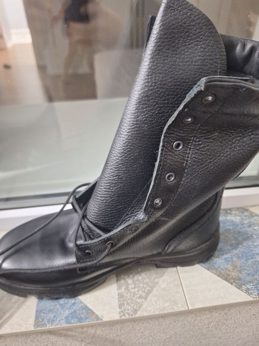 Продам берцы новые меховые