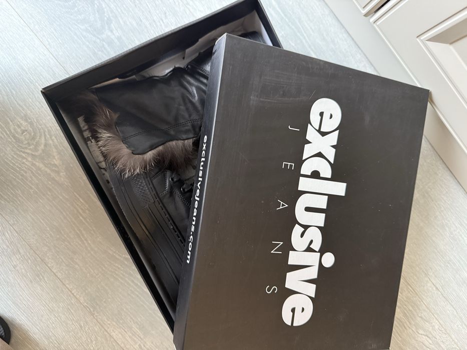 Боти от естествена кожа с естествен пух