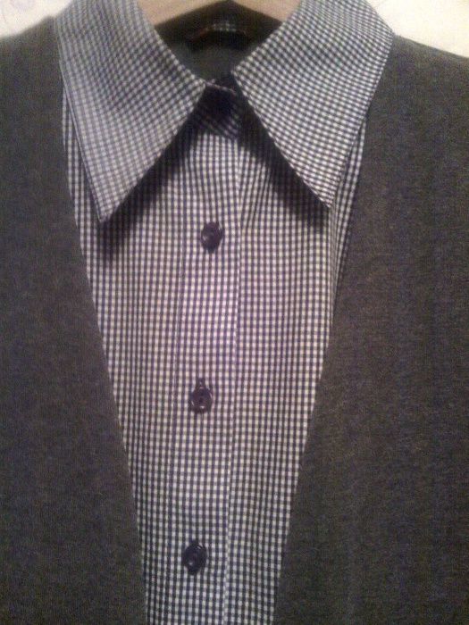 Продается кардиган  48 размера оригинального покроя серый трикотаж