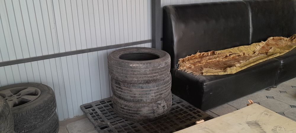 Шины лето R17 Continental бу