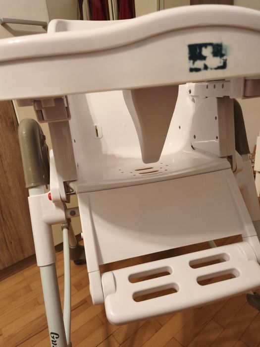 Подарявам стол за хранене