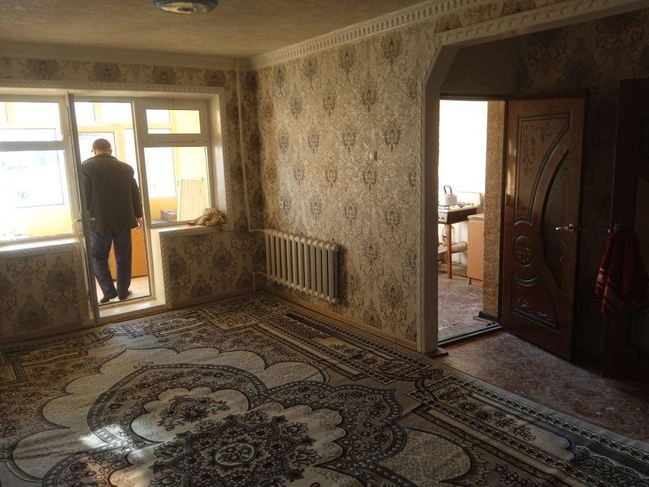 Sharoiti zoʻr issiq suv sovuq suv gaz bor