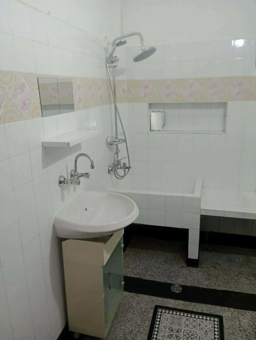 Дава се под наем Тристаен апартамент в Пловдив, Кючук Париж - 110 кв.м за 359.04 € - Снимка #7