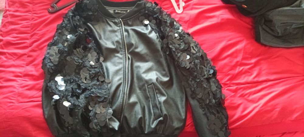 Klassik va koʻja kostyum, palto -klassik umumiy olsangiz shim bonusga