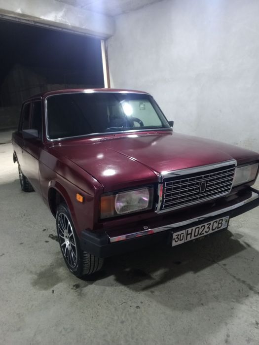 Vaz 2107 lada sotiladi