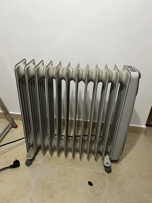Radiator cu ulei cu 12 Elemente 2500W Tesy